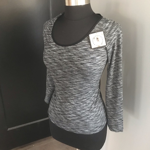 ebb & flow Tops - Ebb & Flow Active Wear